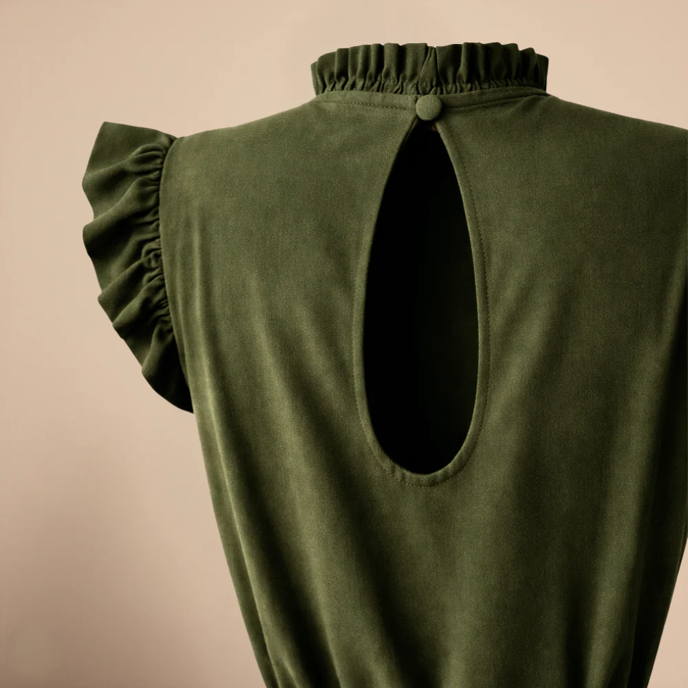 Women’s elegant sleeveless jumpsuit with waist belt Fashion Grand